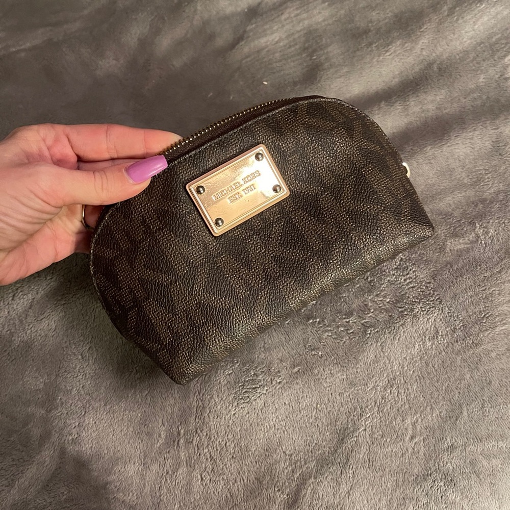 Micheal kors make up bag